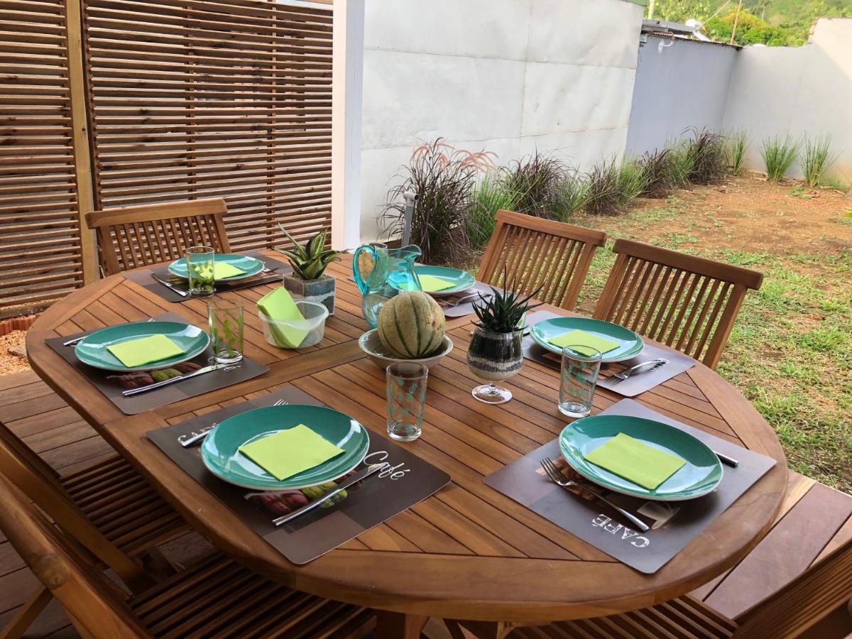 Habitation Baliache - Maison Creole Avec Jardin Privatif, Plage A 200M Deshaies Exterior foto